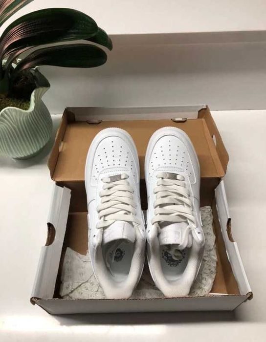 "Buty koszykówki "Air_Jordan_4_retro_tour_yellow_Roz.38