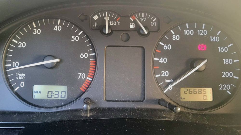 Volkswagen  1.6 B2 Passat