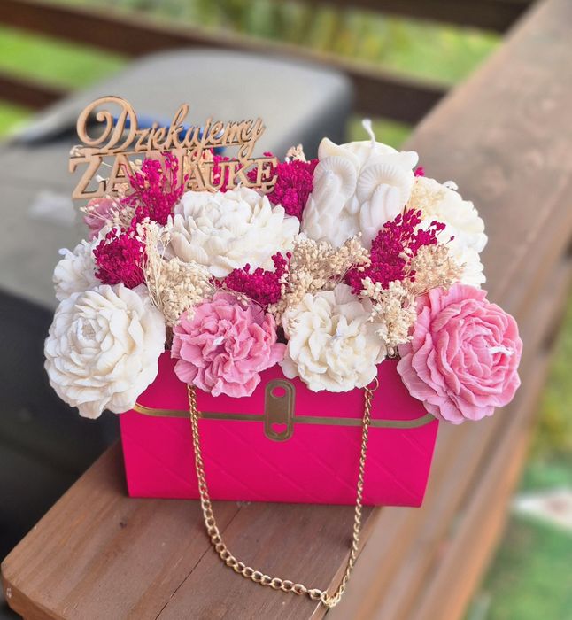 Flower box candle