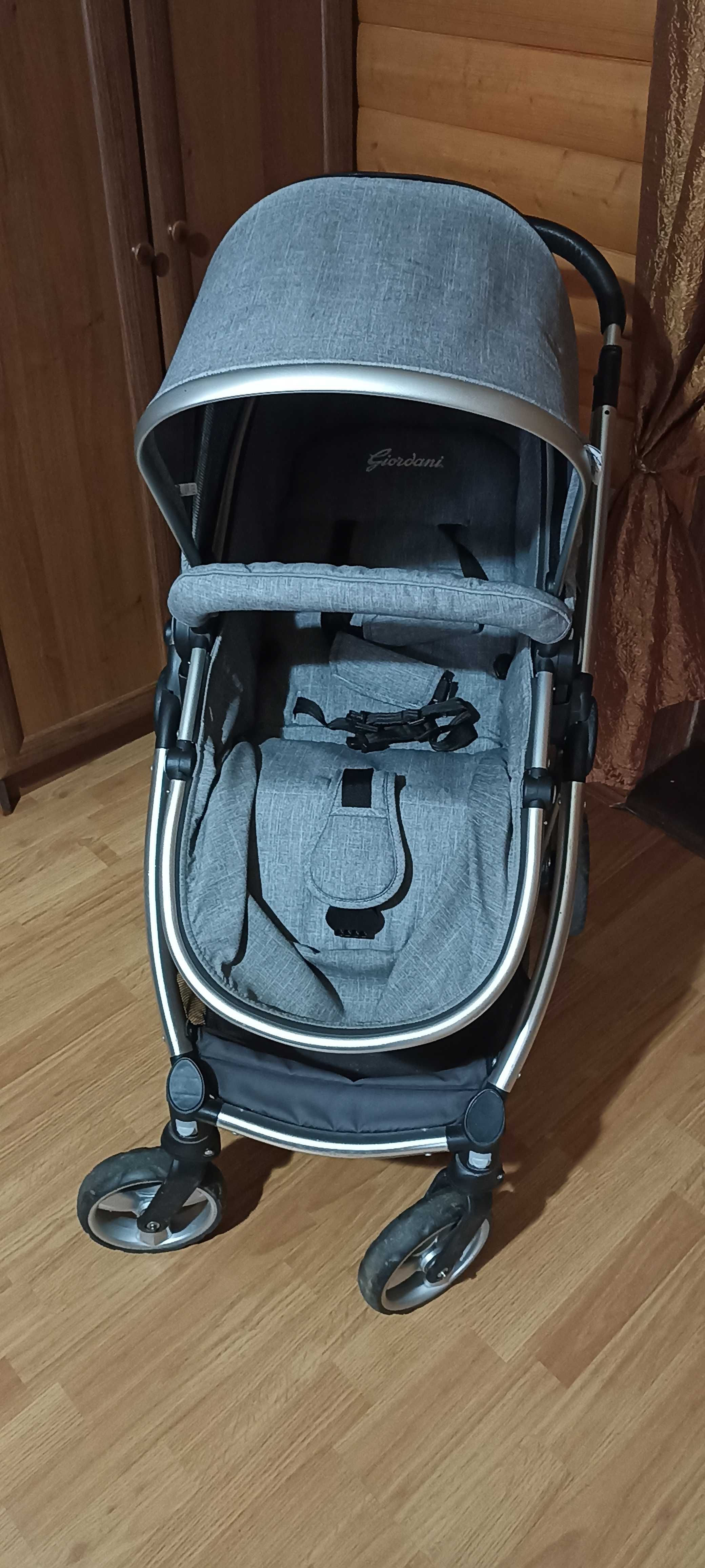 Продам коляску 3 в 1