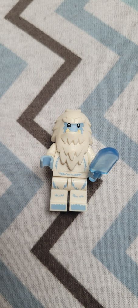 Lego figurka Yeti