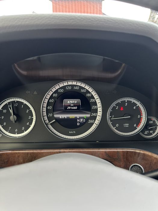 Машина дійсно варта уваги.Всі відповіді надам потелефону запрошую до о