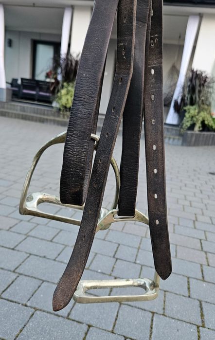 Siodło 17 cali plus strzemiona I puśliska