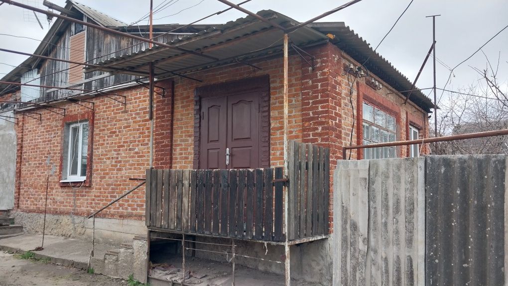 Половина будинку в районі птахокомбінату