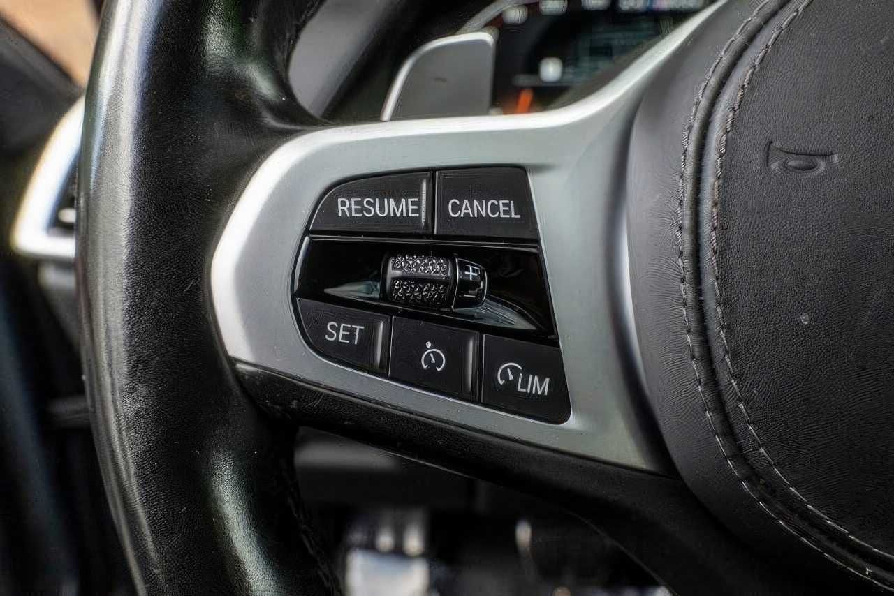 2021    BMW    X5