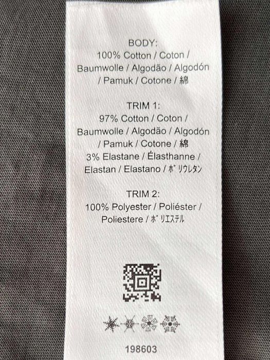 Fred Perry t-shirt męski XL/XXL 
Rozmiar XL/XXL 
Osoba na zdjęciu nosi