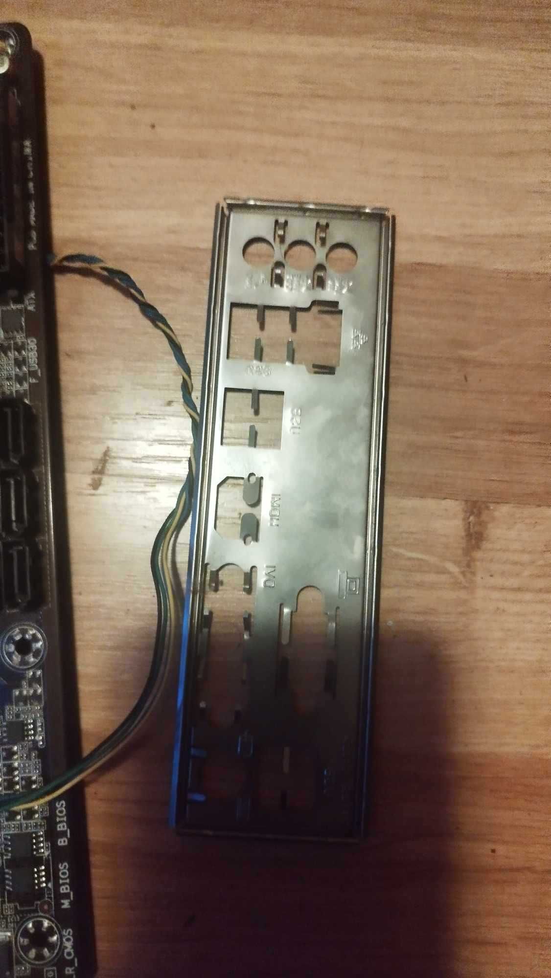 i5 4690k, gigabyte GA-H97MHD3, chłodzenie box, ram 16gb ddr 3 1600mhz.