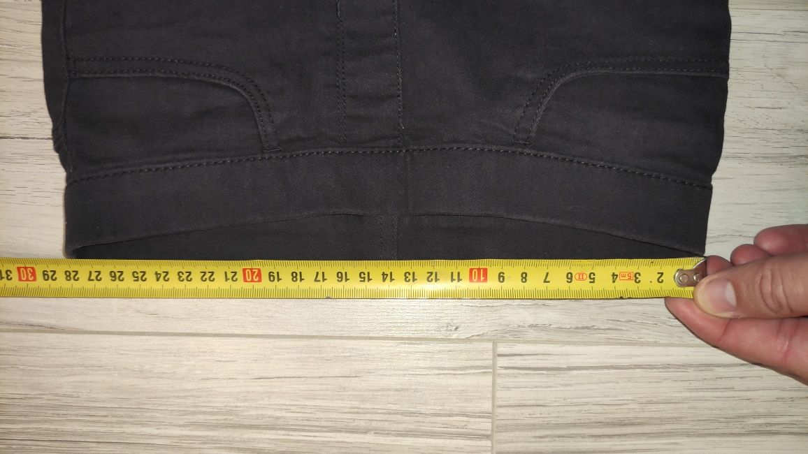 Spodnie dziewczęce czarne jeans H&M w bdb stanie r 134
