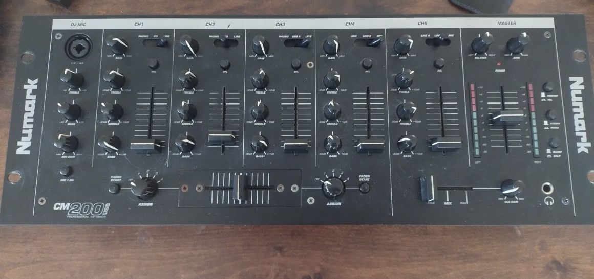 Mixer DJ audio Numark
