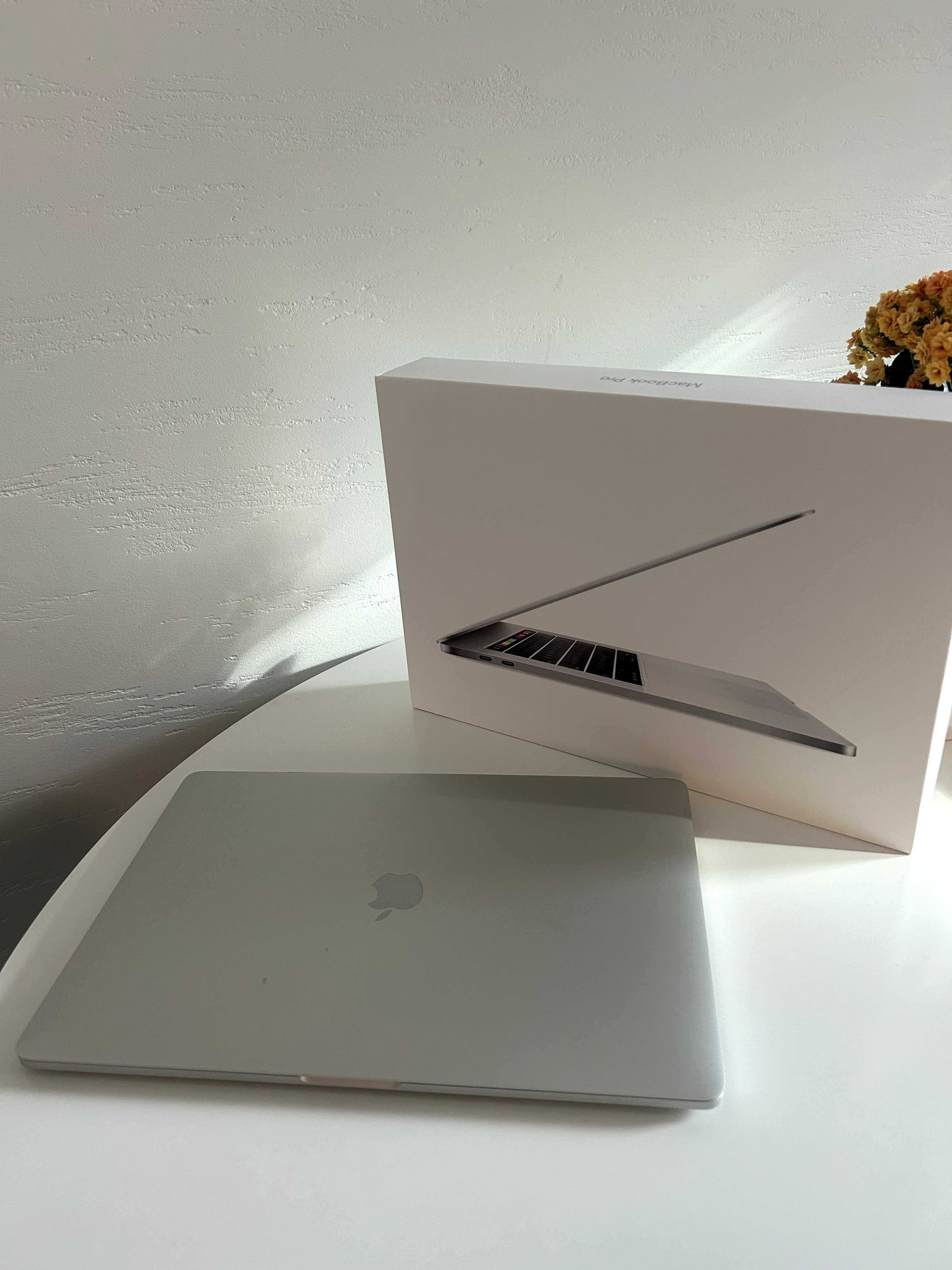 MacBook Pro 15-inch 2019/i9/16Gb/512Gb Silver