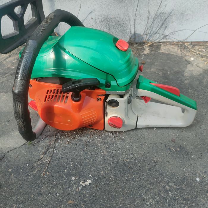 Бензопила під ремонт