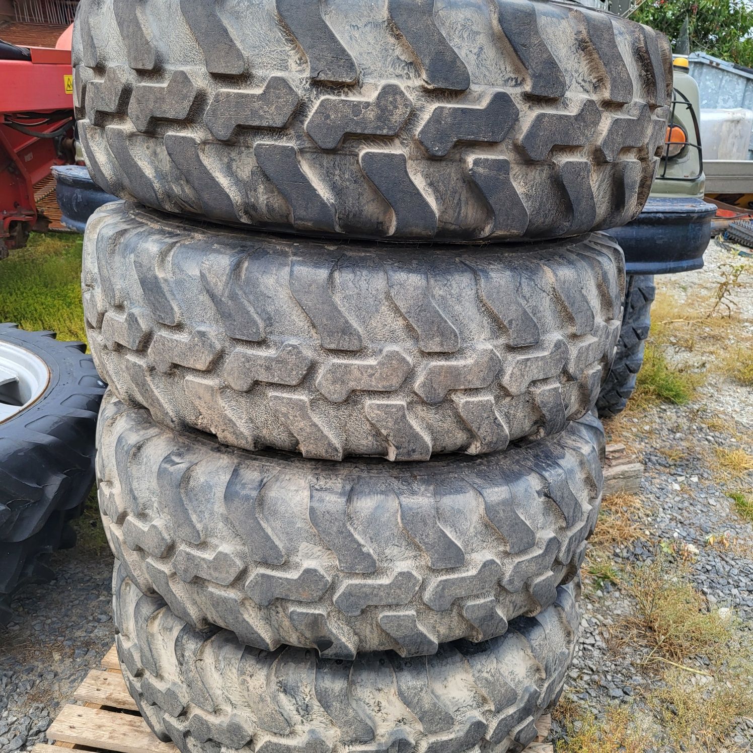 Koła 12.5/80R20 335/80R20 MITAS EM-01 z felgami ładowarka