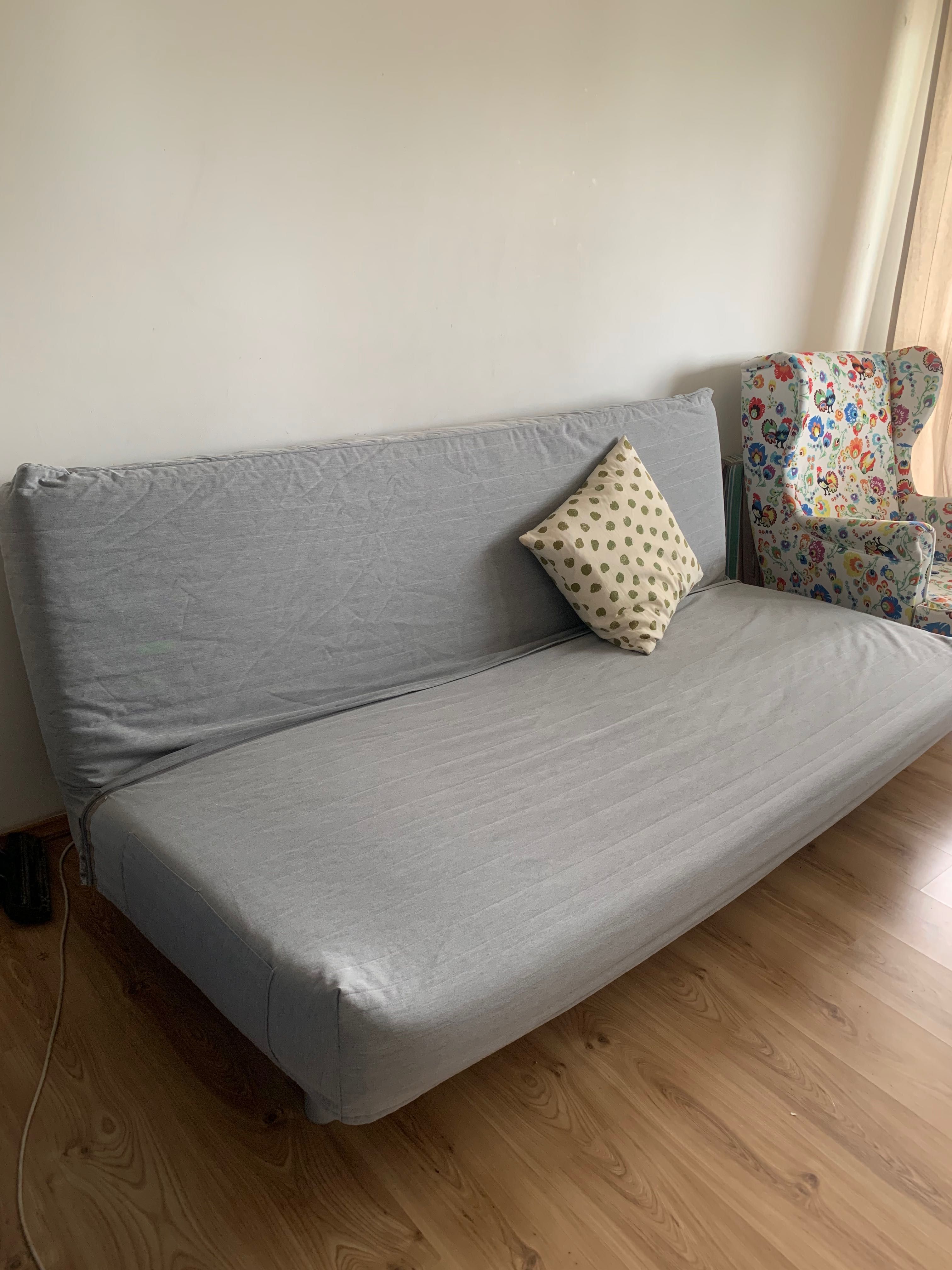 Skladana sofa z Ikea