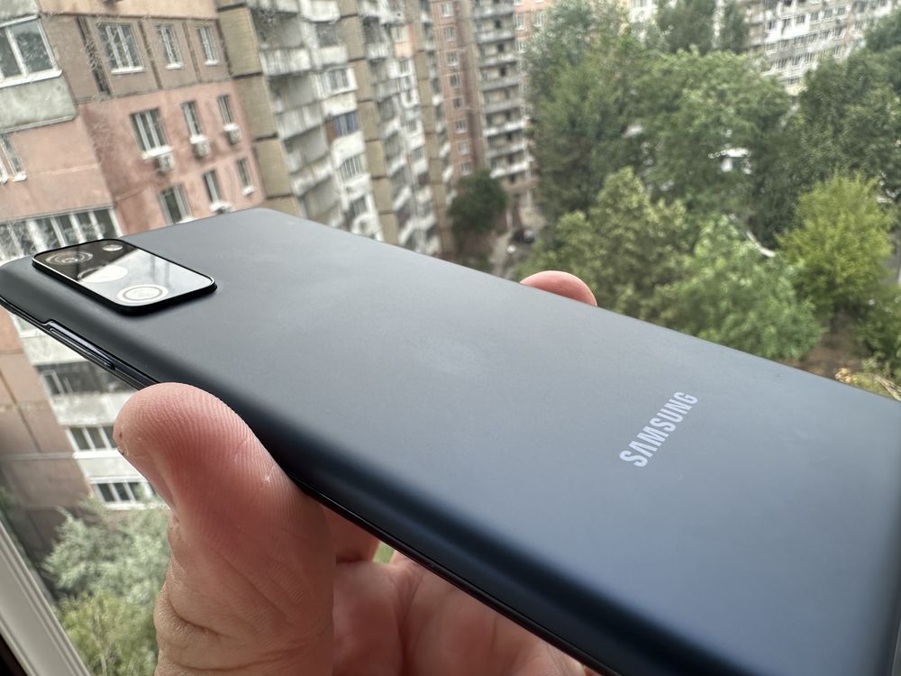 Samsung S20 FE 6/128 официал