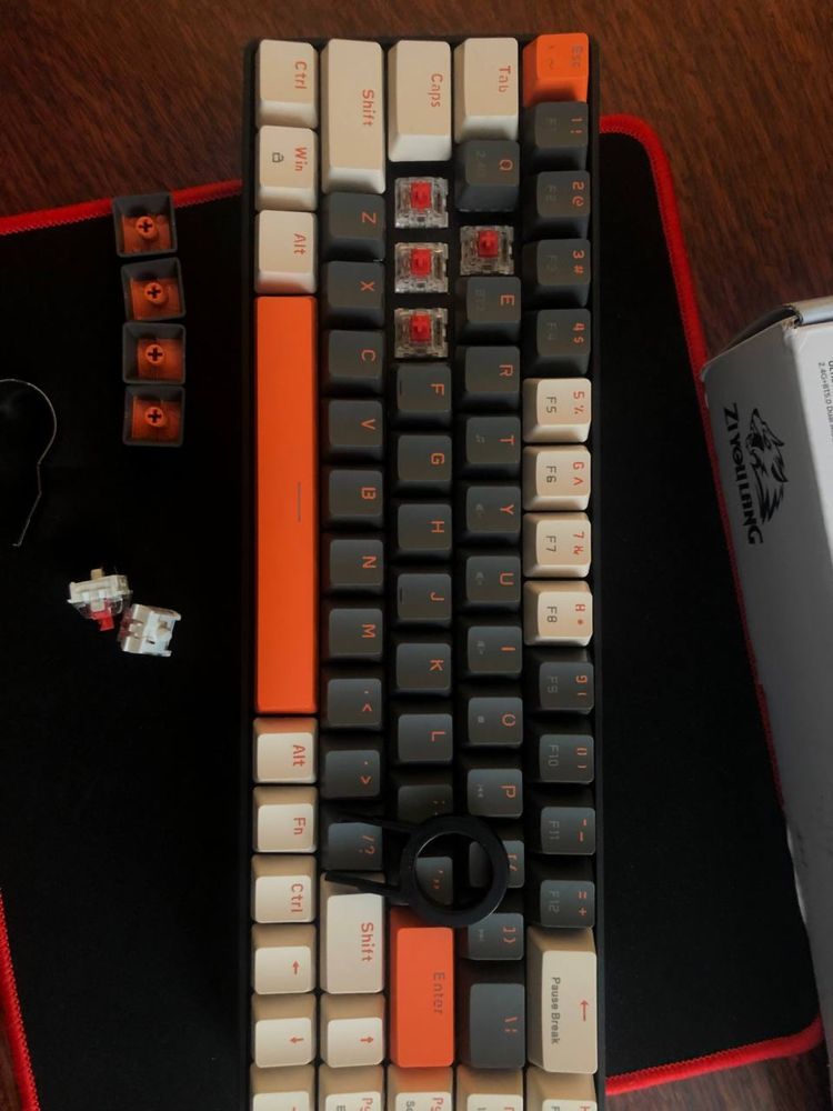 Механічна клавіатура k68 на червоних світчах