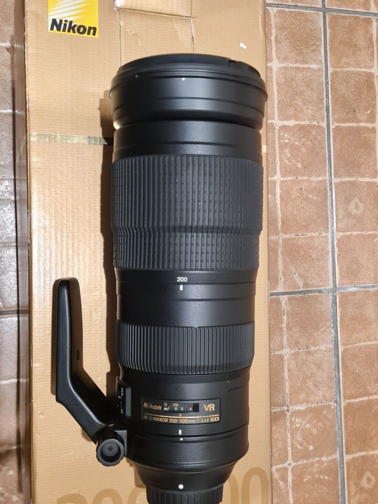 Obiektyw nikon Nikkor 200-500mm f/5.6 E AF-S ED VR