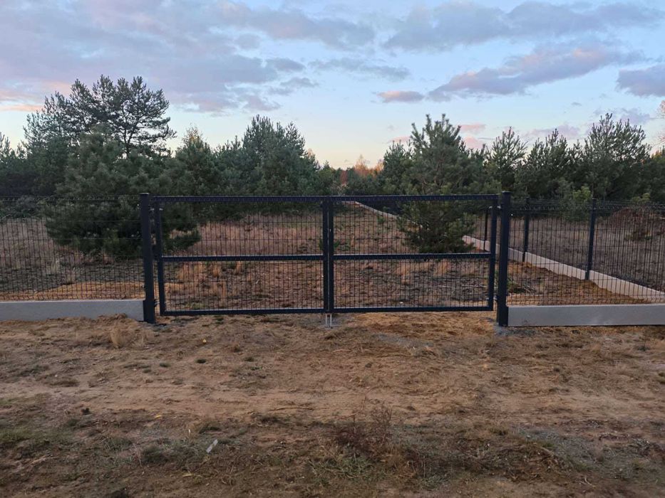 Płot ogrodzenie panele ogrodzeniowe podmurówka siatka brama furtka