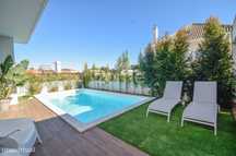 Moradia T3 Térrea com Piscina e Jardim