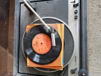 Gramofon magnetofon antyk