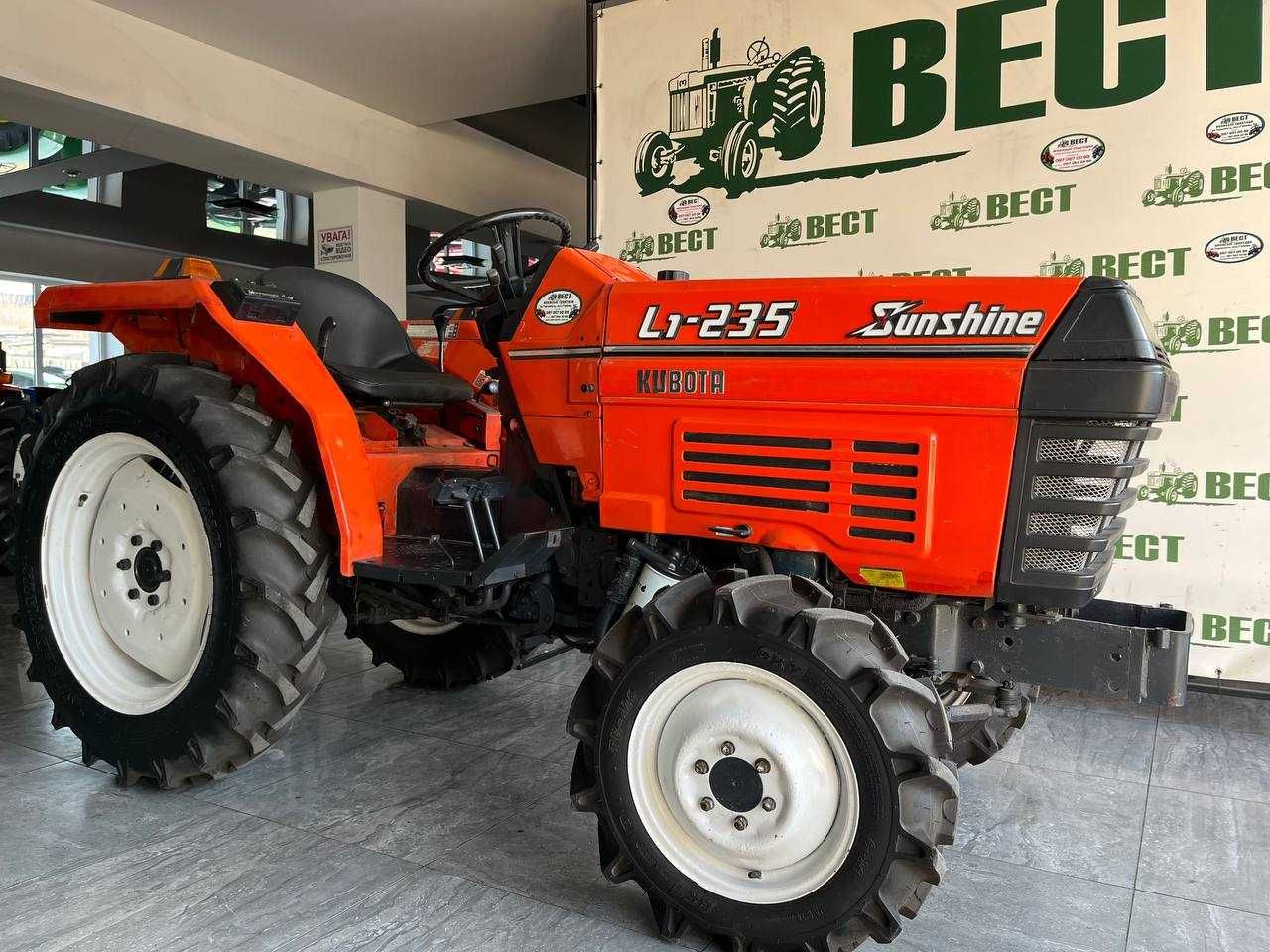 Kubota L1 235 Трактор японський