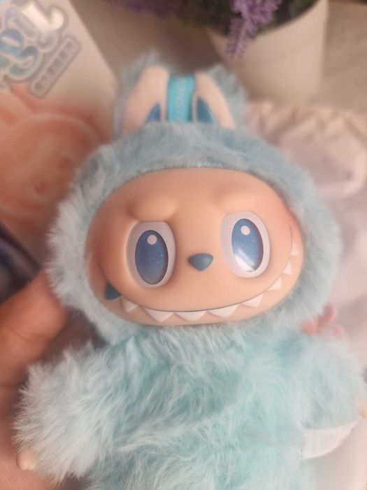 Hope Labubu - Big Into Energy