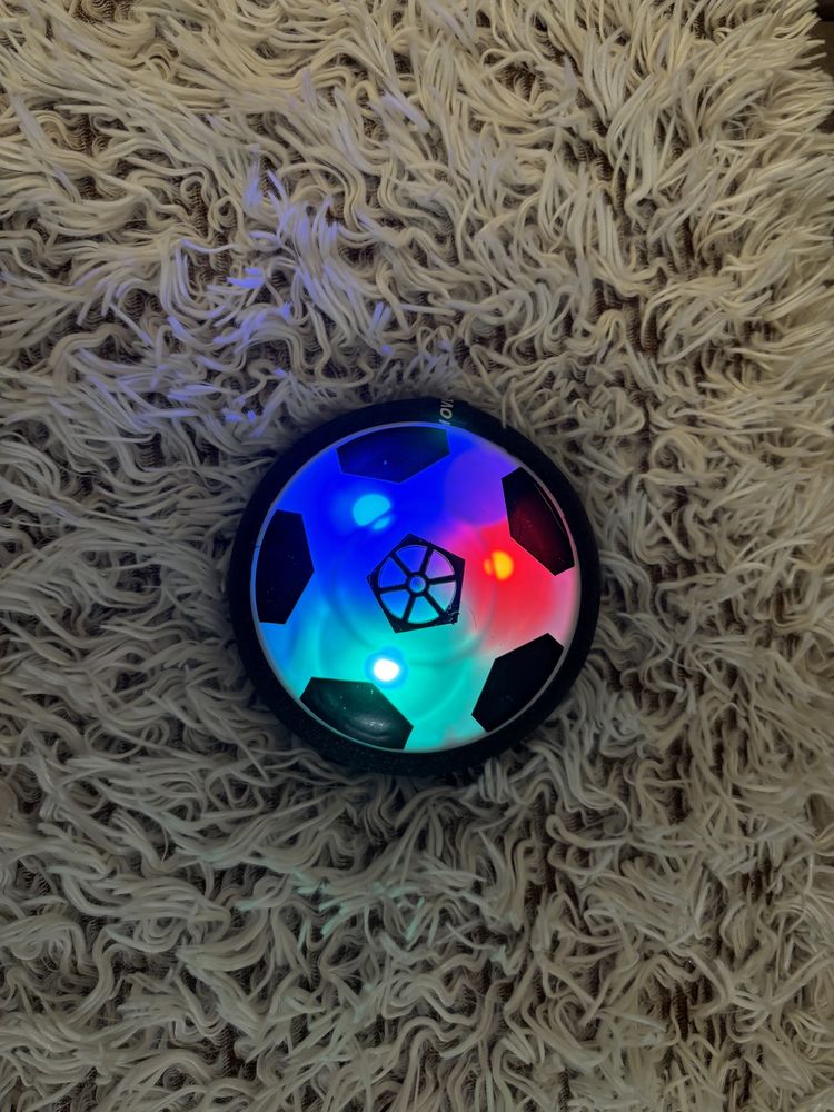 Unosząca się piłka HOVER BALL z diodami
