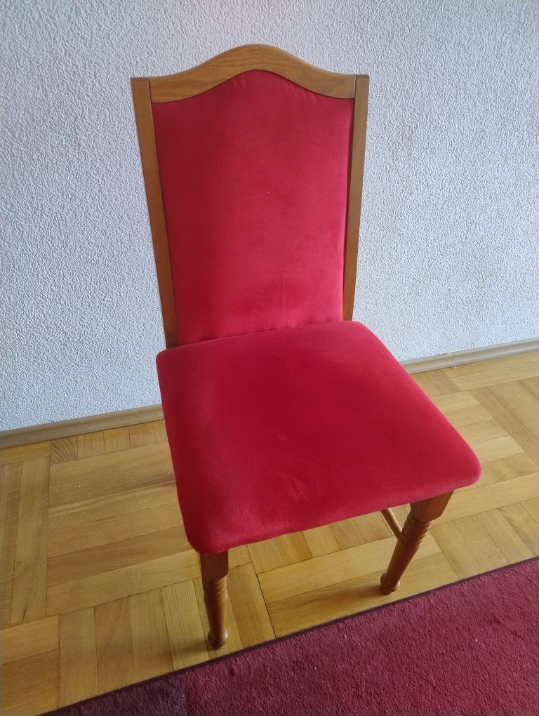 Zestaw stół i 6 krzesel tapicerowanych