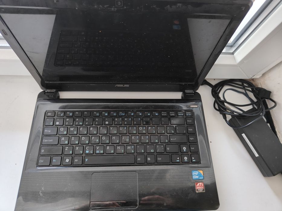 Asus K42jr не стартує(на запчастини)