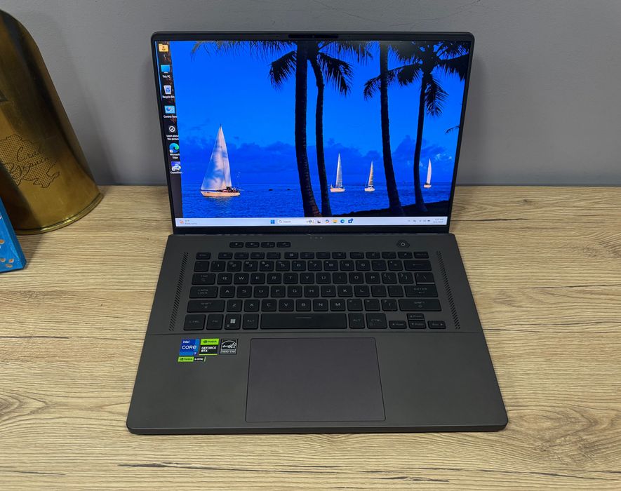 Asus ROG Zephyrus G16 i7 13620H /16 Ram/ 512/ 4070/ Win11