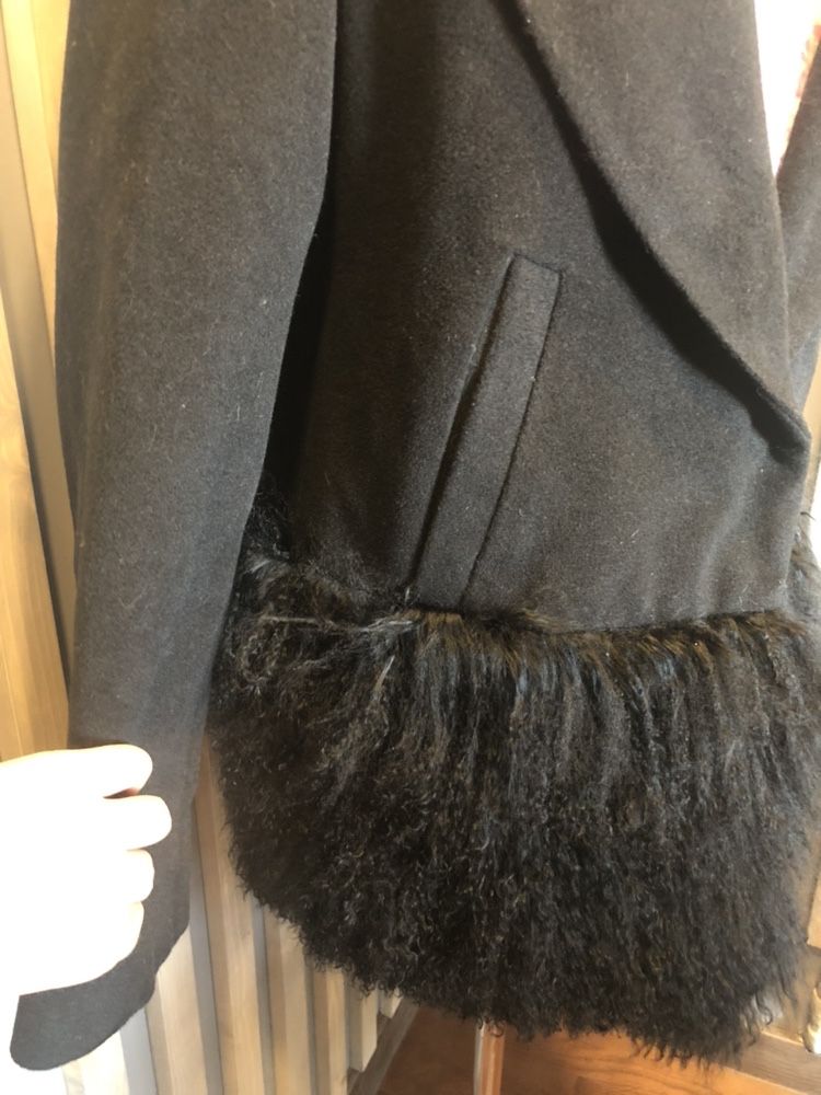 Пальто зимове лама альпака зимнее теплое чорне натуральный мех