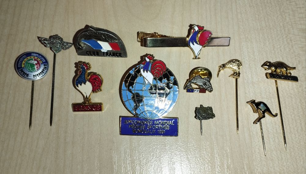 Значки Шпильки Булавки в колекцію