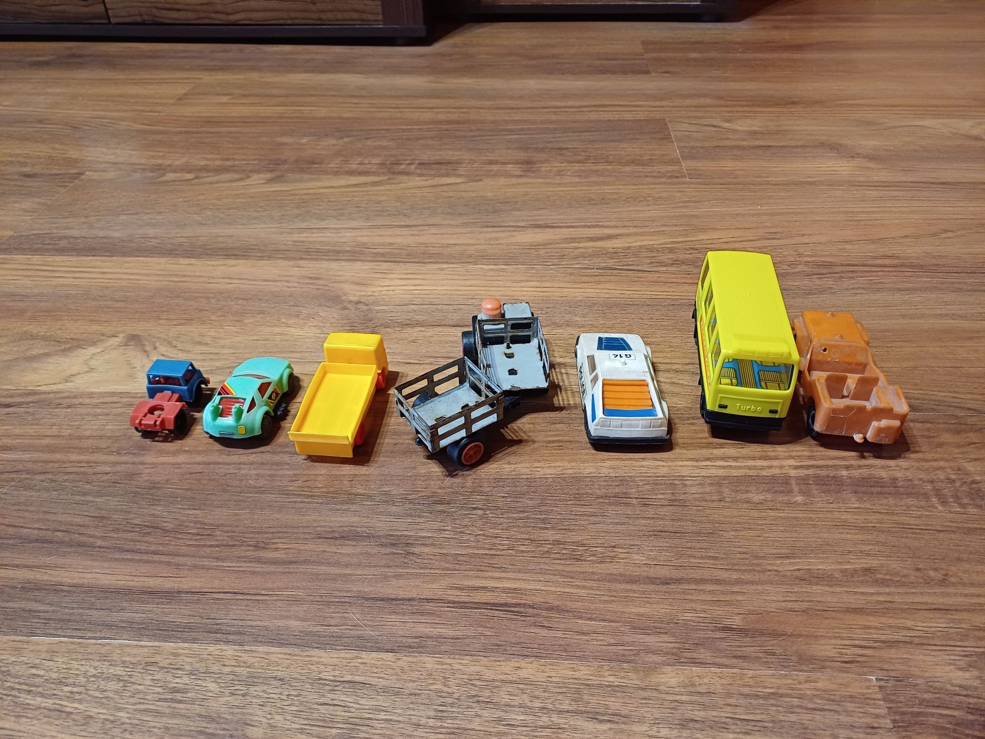 Zabawki prl i figurki z lat 2000