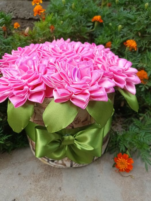 Букети з атласної стрічки подарункові.