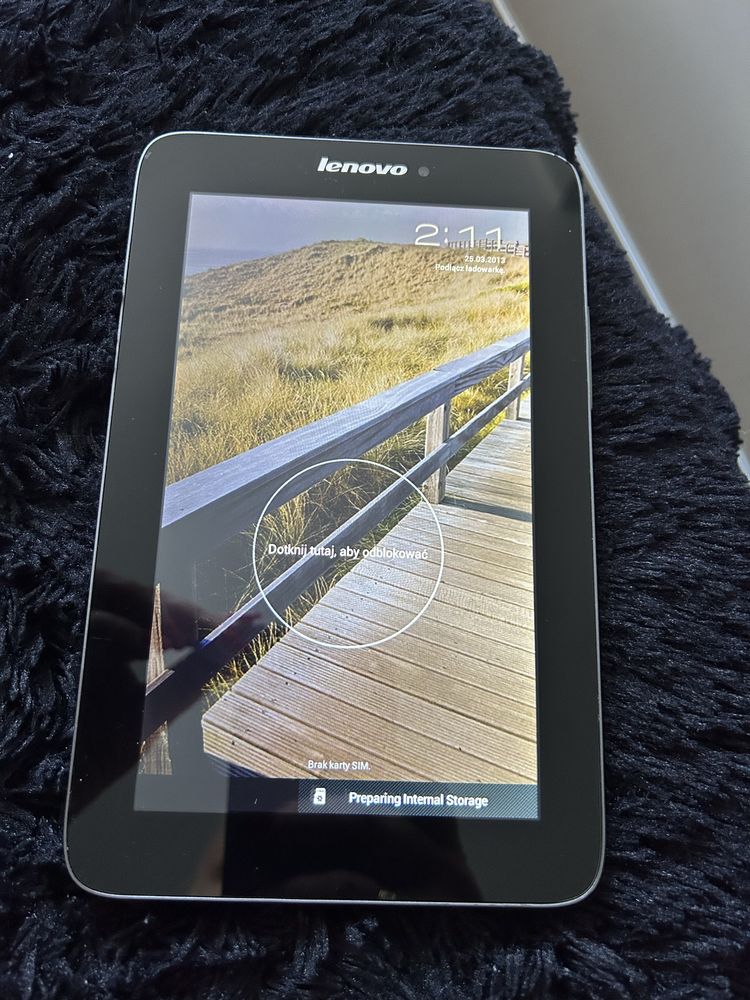 Tablet Lenovo 8 cali stan idealny
