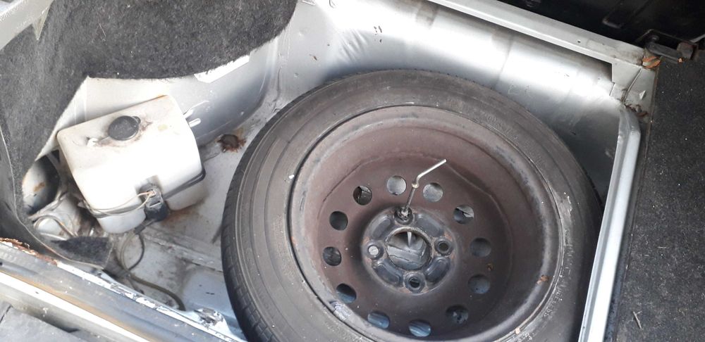 Ford Fiesta MK2 com documentos, para restaurar ou peças