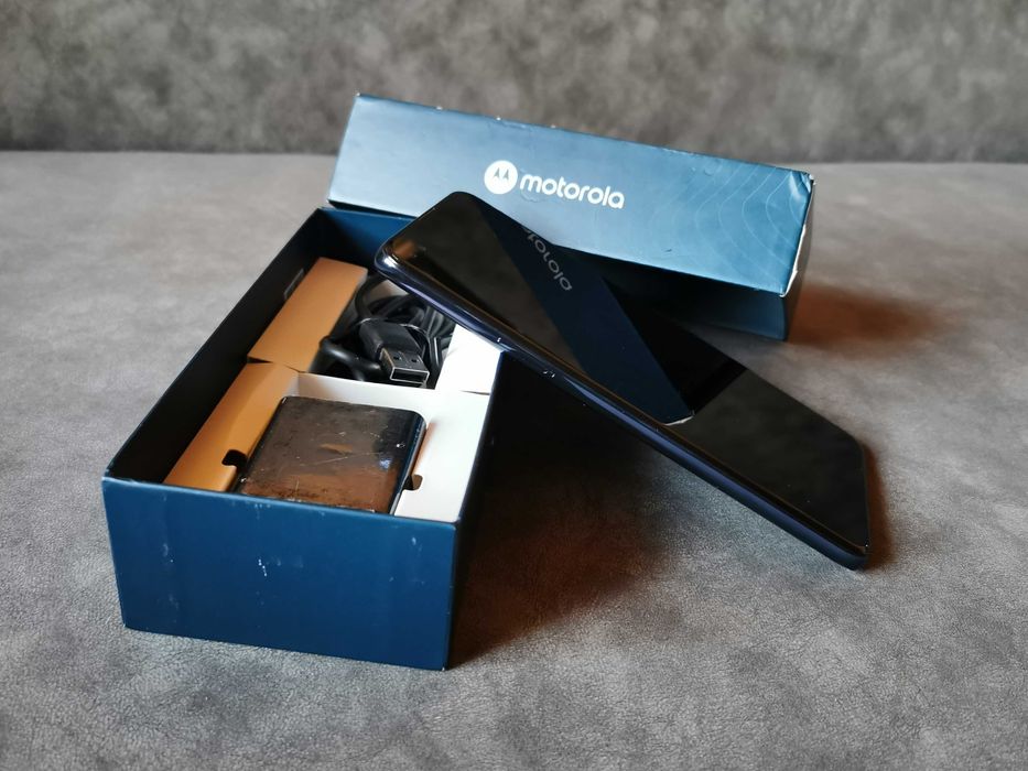 Телефон Motorola One 5G UW 6.7" IPS 4/128gb 5000 mAh 48mp