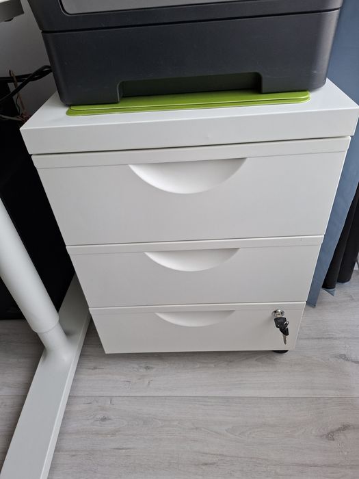 Metalowy kontenerek Erik 3 szuflady zamykana na kluczyk ikea