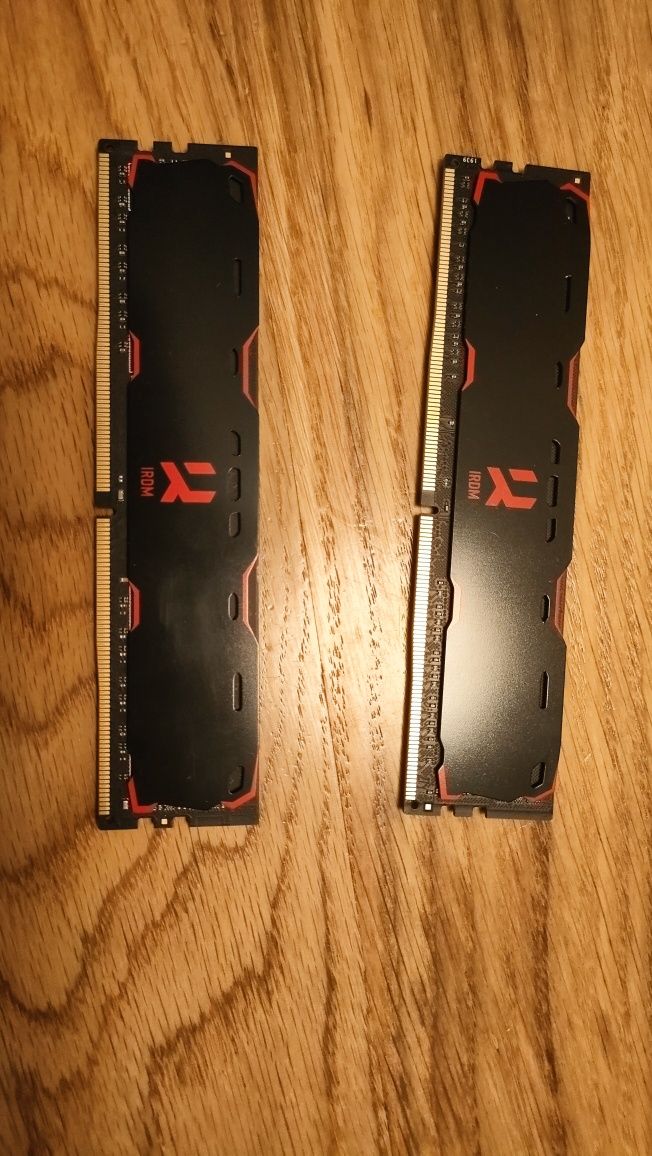 Pamięć RAM IRDM 16GB (2x8GB) DDR4