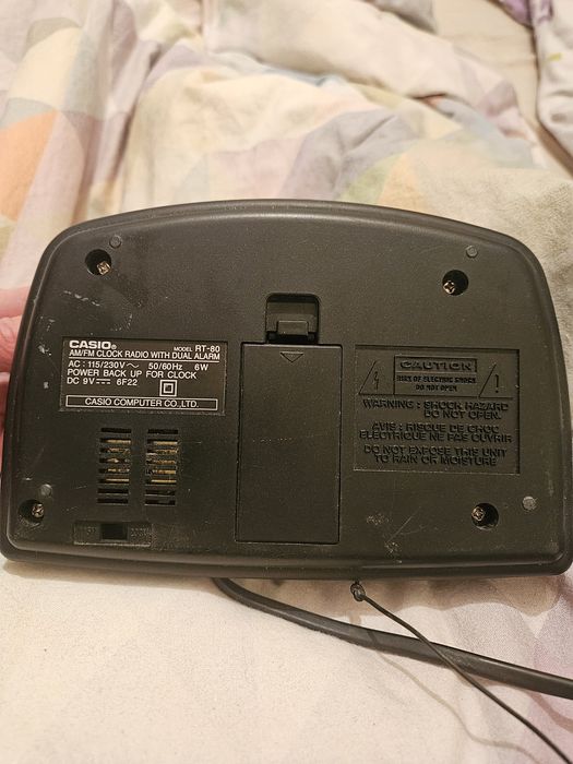Радіо та годинник