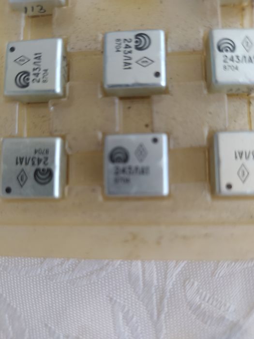 Мікросхеми 243ЛА1