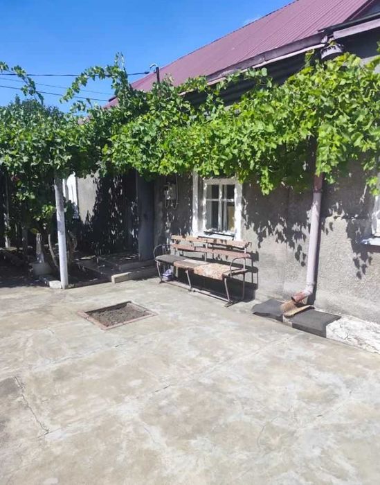 продам затишний будинок в чудовому районі,4 кімн,зручності гараж,5 сот