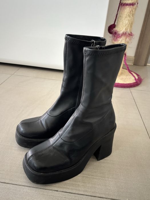 Сапоги с каблуком черные, 36р