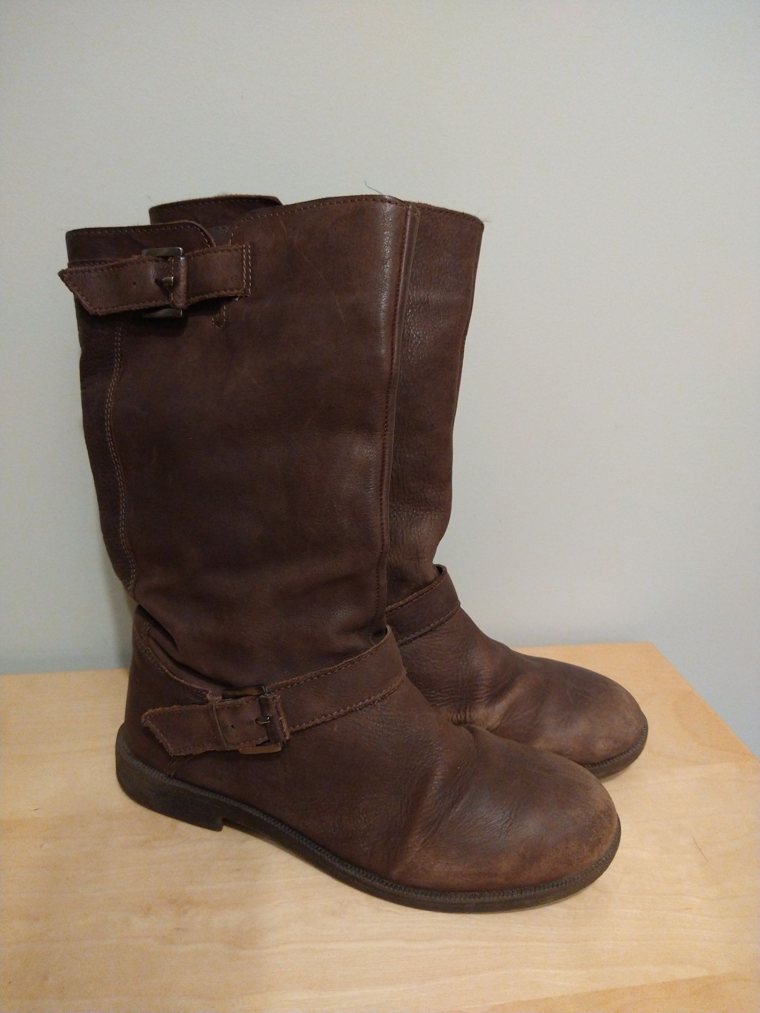 Kozaki Zara r. 37