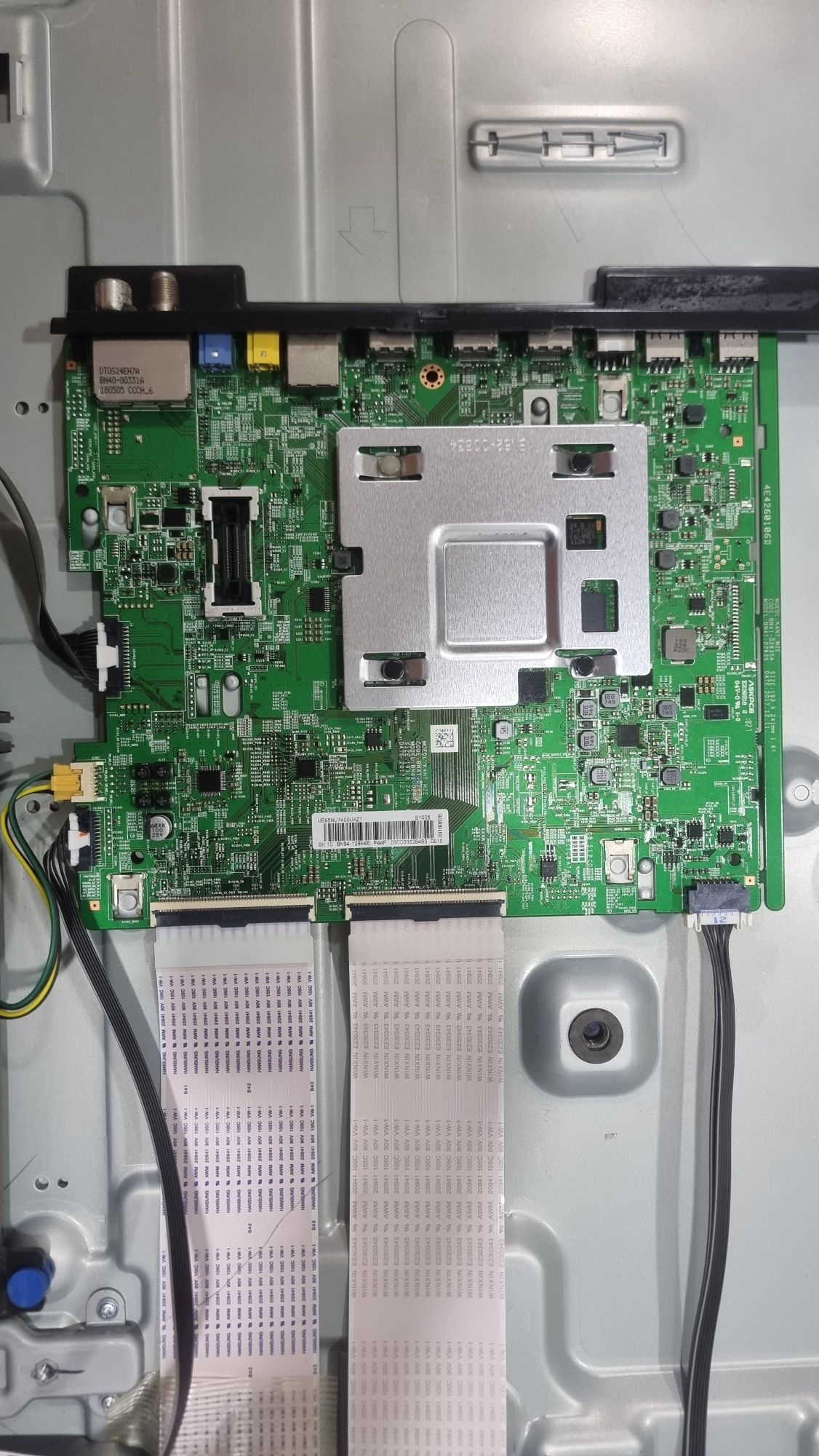Varias peças de tvs