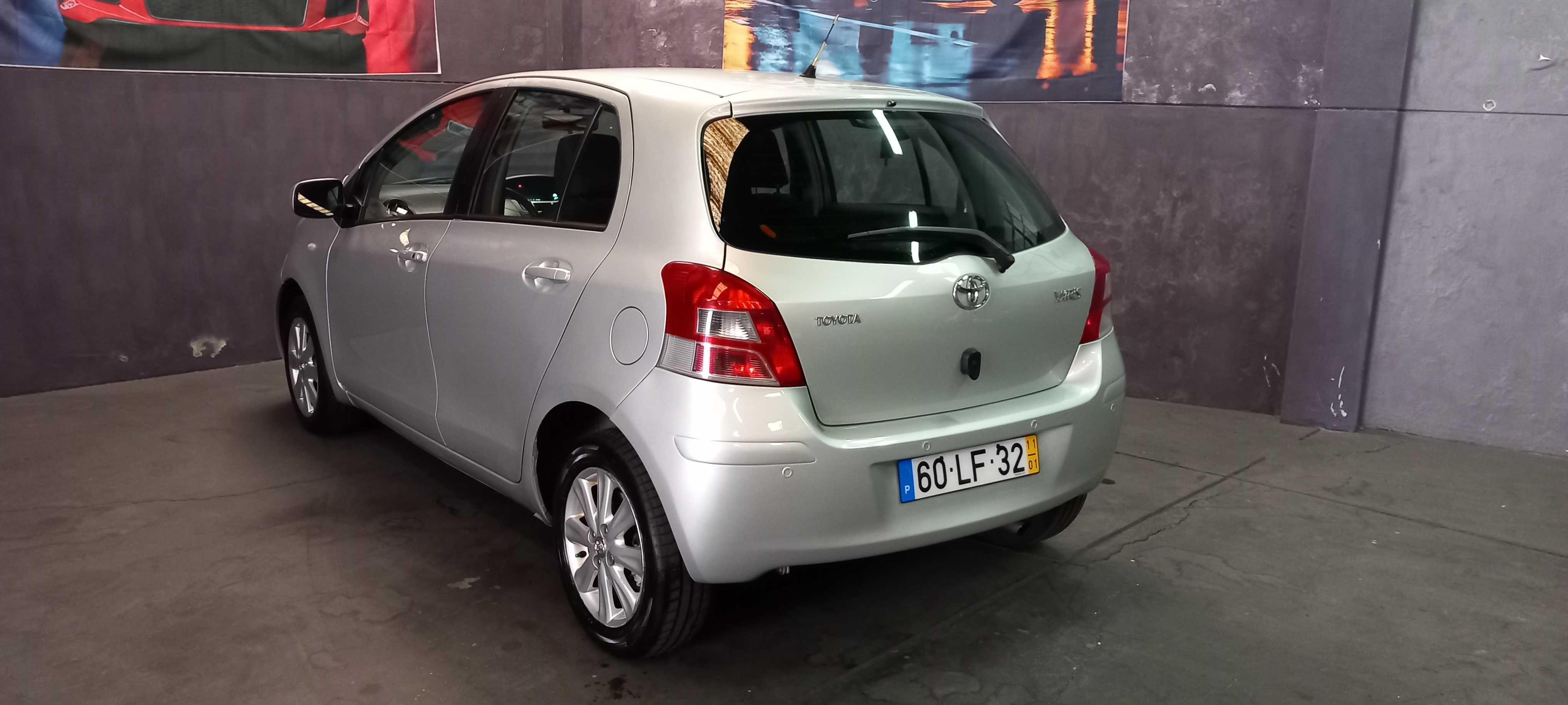 Toyota Yaris Automático + 80.000 Km + 1.3 VVTI + Nacional