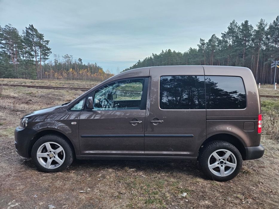 Volkswagen Caddy 1.6 TDI 105KM 2010r. 5 osób