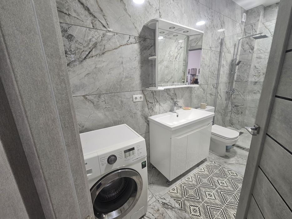 Вперше здається 1,5 кімнатна в будинку клубного типу поруч ТРЦ "Дастор