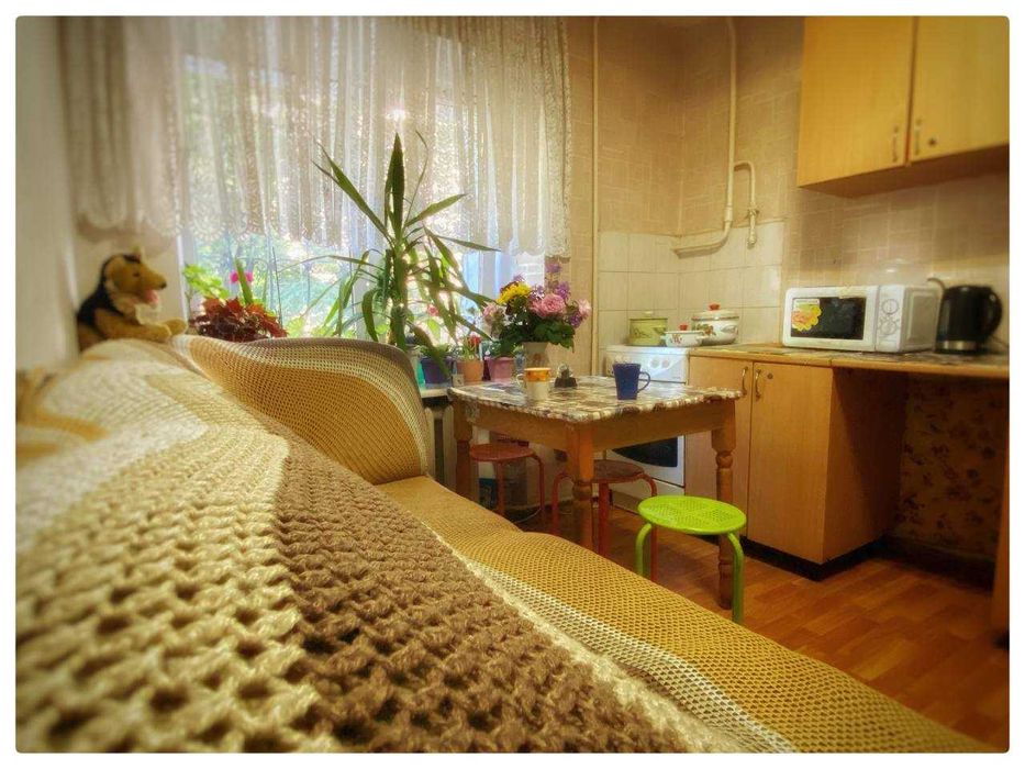 Место в комнате. ст. м. Тараса Шевченко!