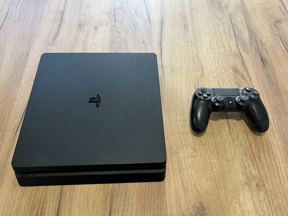 PS4 Slim 500GB + pad