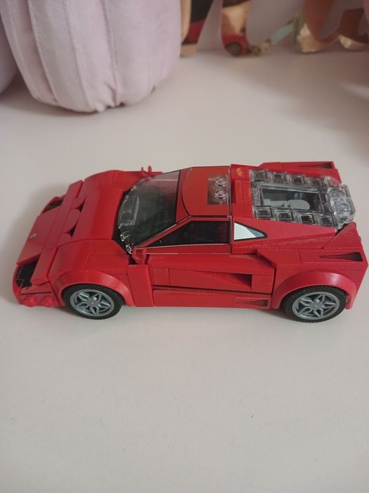 Конструктор LEGO Speed Champions Суперкар Ferrari F40